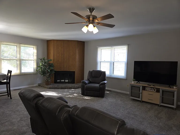 5721 Gardenia Dr — Photo 6