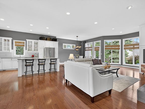 3rd image of 76 Nottingham Inlt