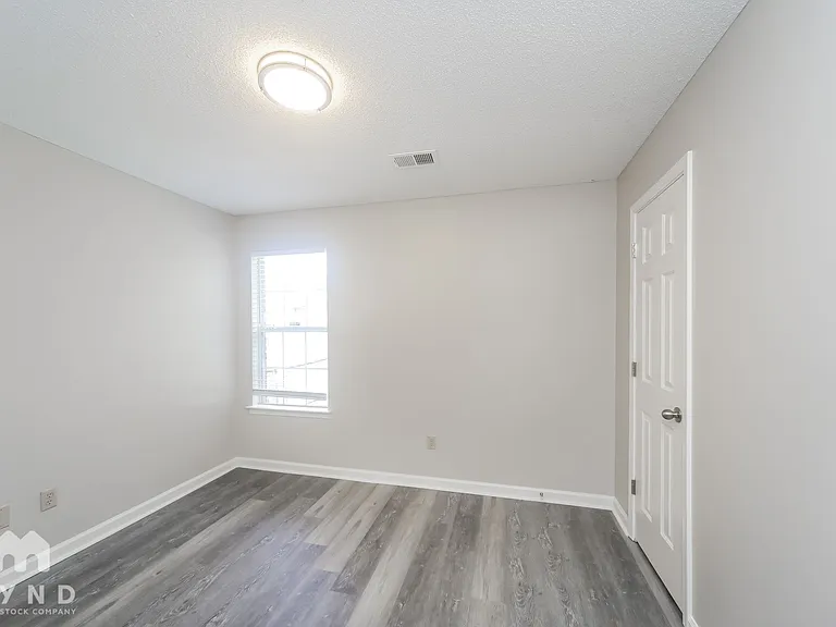 8418 Regal Bend Dr — Photo 12
