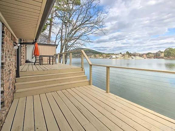 3rd image of 115 Woodstock Dr