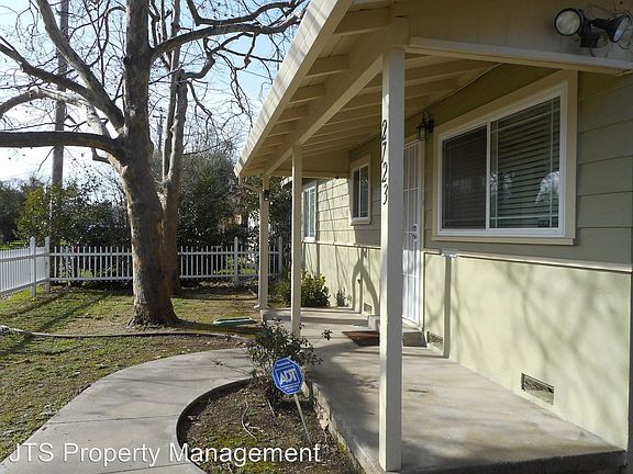 2nd image of 2723 Ellen St