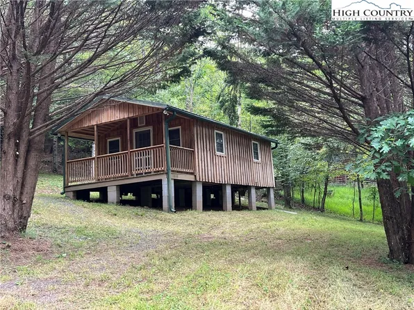 1421 Park Vista Road, West Jefferson, NC 28694