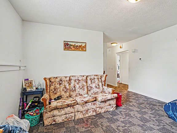 5th image of 630 E Saint Joseph St