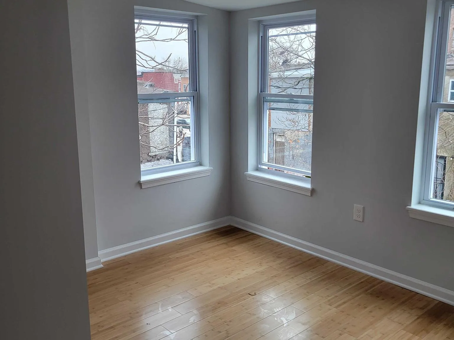 3 bed, 1.5 bath, $1,350 — Photo 2