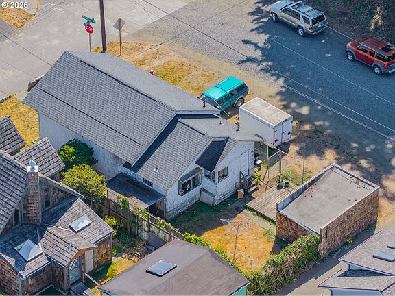 5th image of 892 Colorado Ave