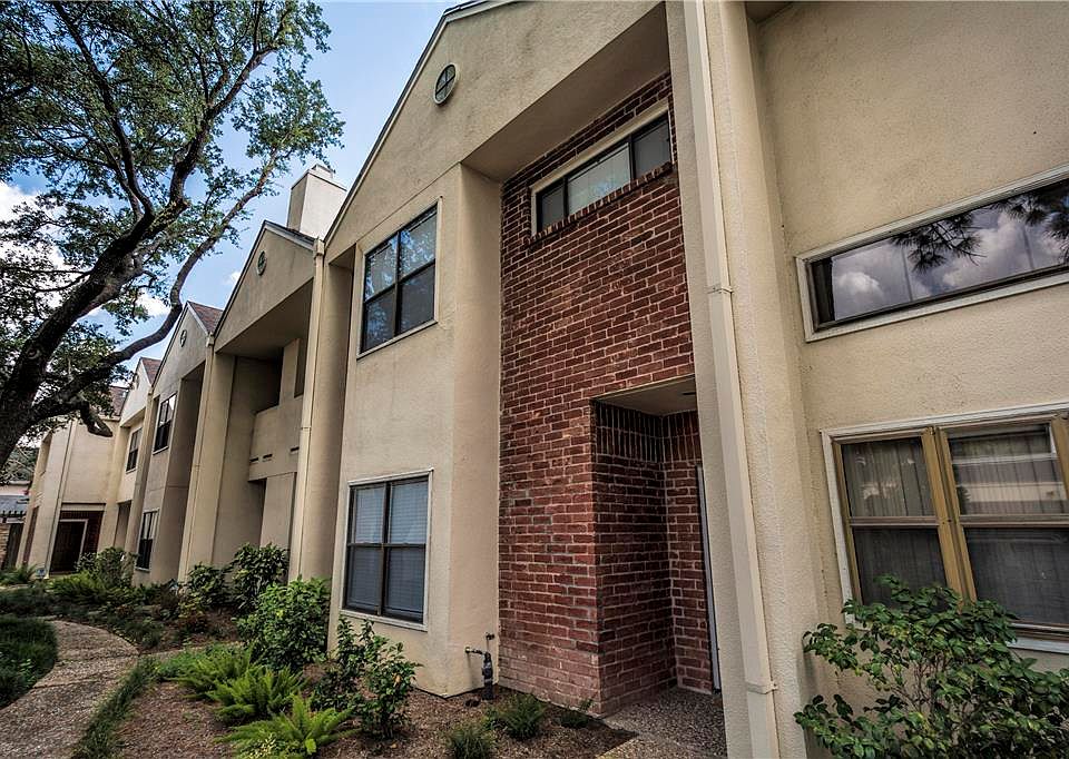 1st image of 2468 Bering Dr