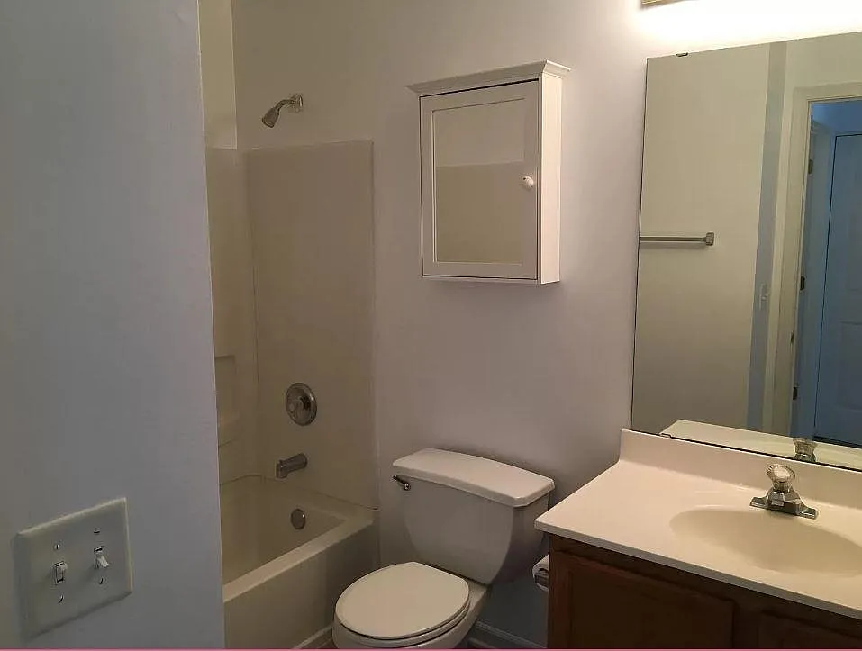 2 bed, 1065 sqft, $1,650 — Photo 4