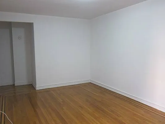 Rented by Realty 2000 Corp | media 7