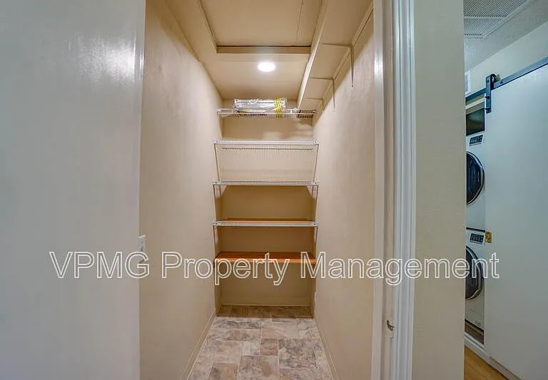 2218 E 18th St #A — Photo 14
