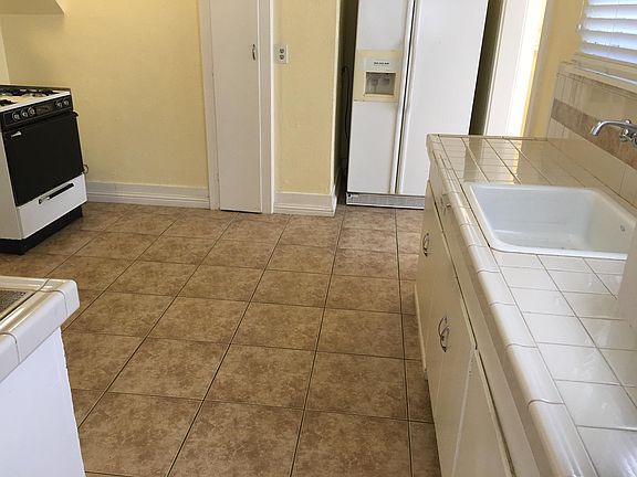 5th image of 1394 Yosemite Ave