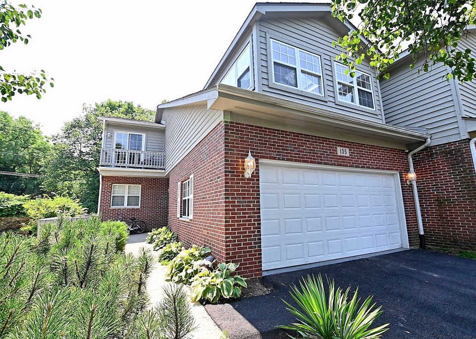 1st image of 135 Willow Creek Ln
