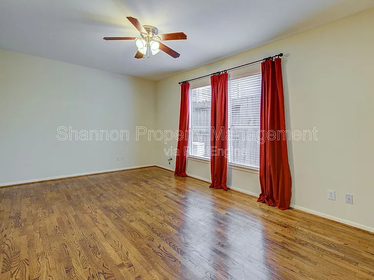 302 Fargo St — Photo 7