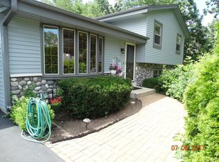 6616 Legend Ln, Wind Lake, WI 53185