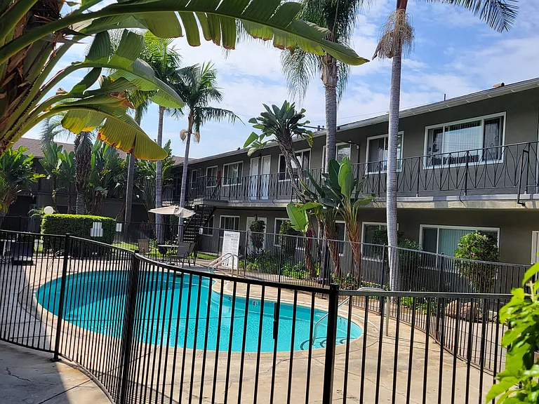Exotic Isla Apartments — Photo 1