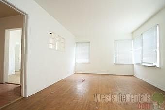 3rd image of 8815 S Normandie Ave