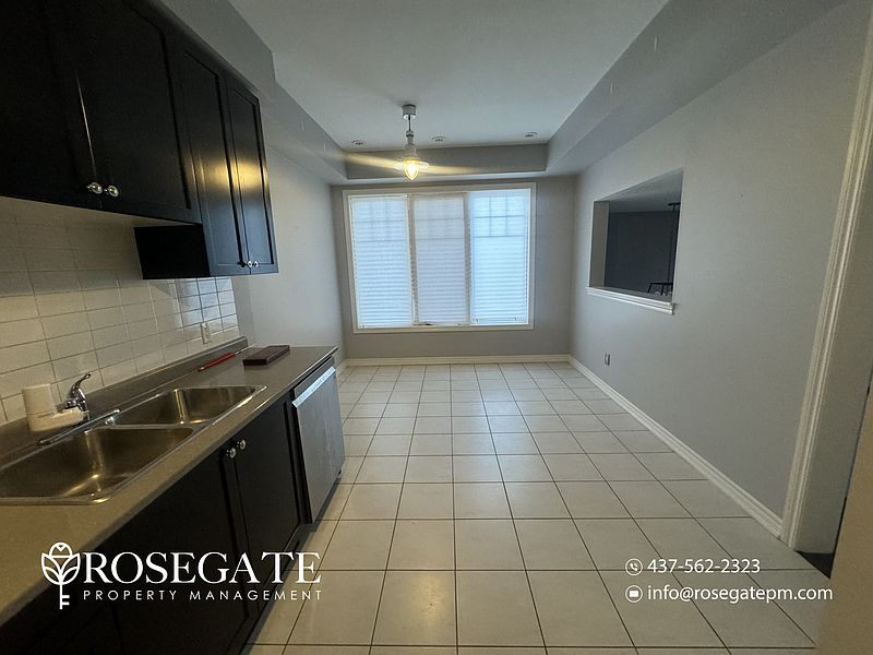 Brampton Townhouse for rent - 3 Bedrooms — photo 2