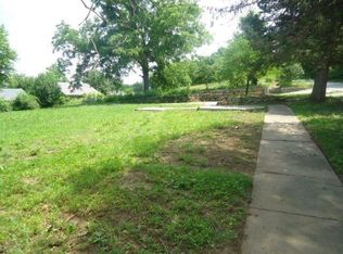 109 W 8th St, Pleasanton, KS 66075
