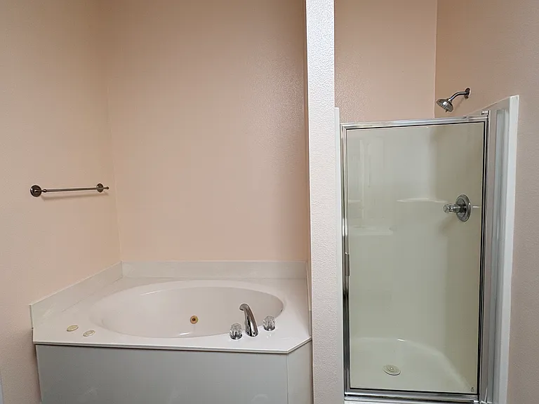 417 Hardwicke Ln — Photo 7
