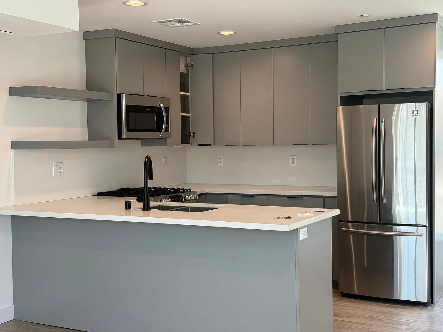 2 bed, 2.0 bath, $3,195 — Photo 3