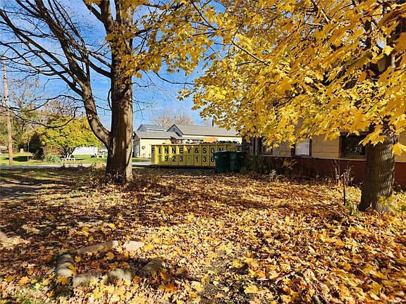 3rd image of 1814 Lake St