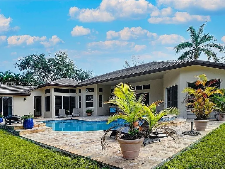 6807 NW 66th Way — Photo 39