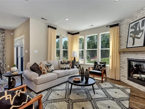 18717 Palisades Cove Trl, Moseley, VA 23120