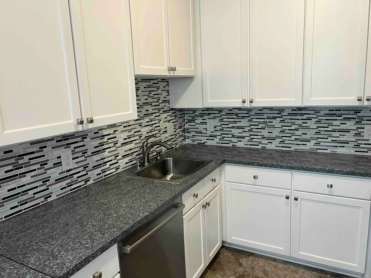 1 bed, 800 sqft, $6,125 — Photo 3