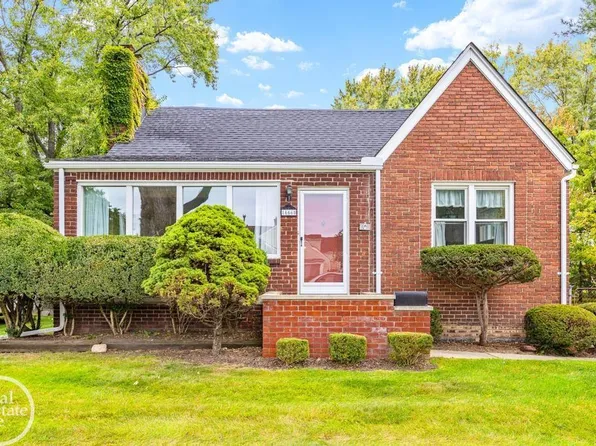 16665 Admiral St, Fraser, MI 48026