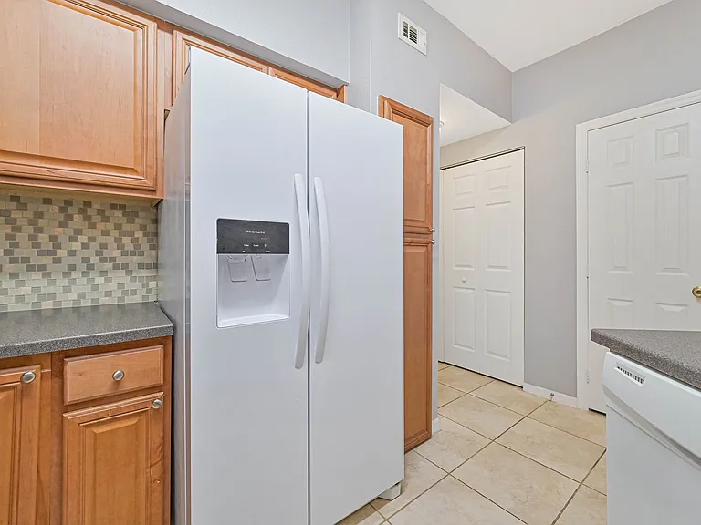 23580 Walden Center Dr #305 — Photo 9