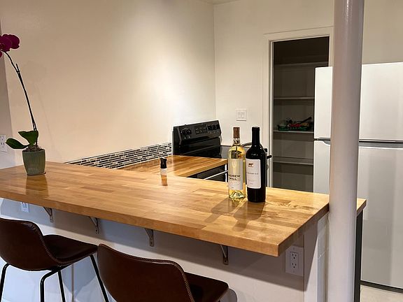 Bar seating with USB
