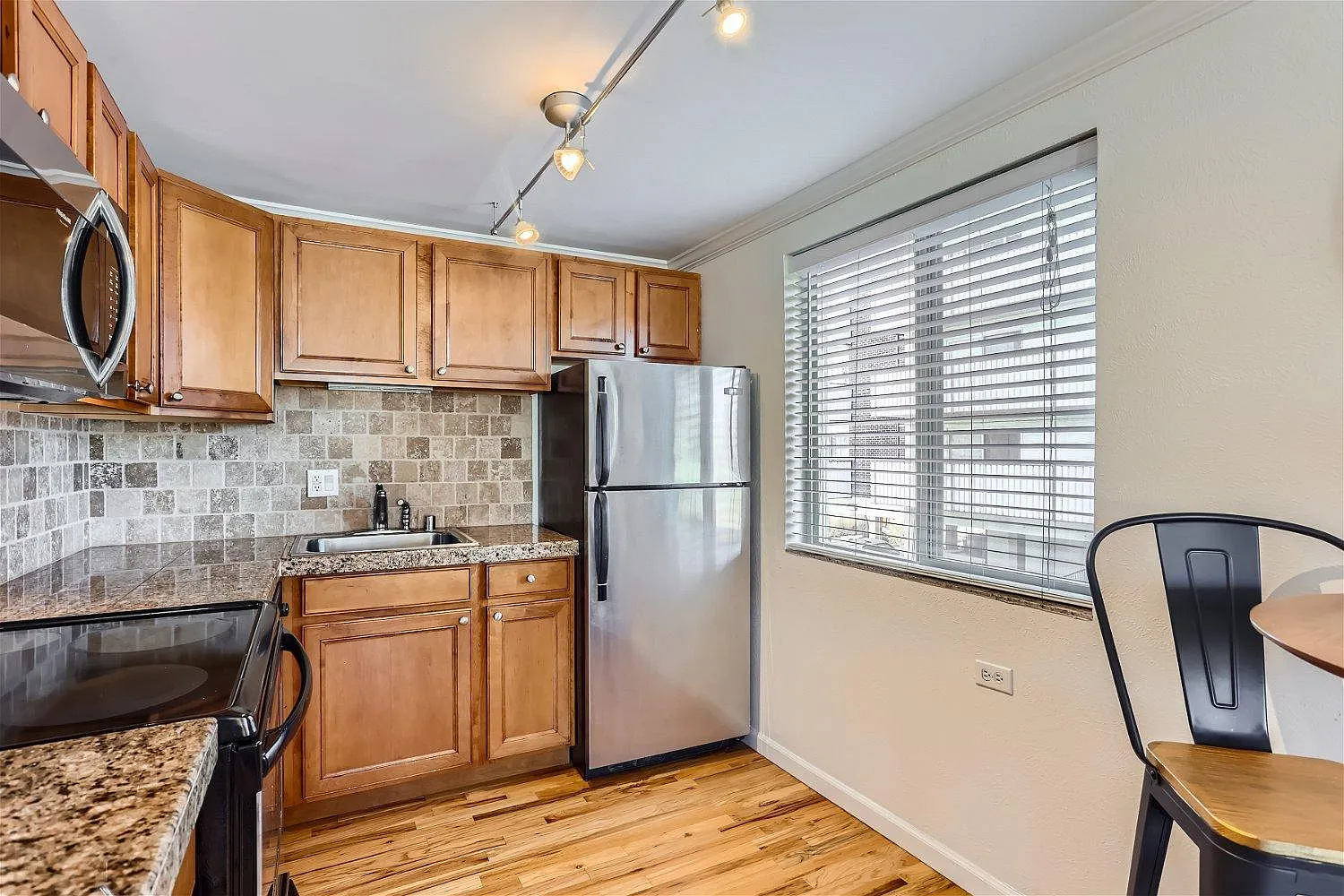 1 bed, 564 sqft, $1,700 — Photo 4