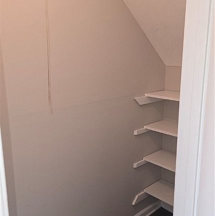 4th image of 220 Newstead Dr