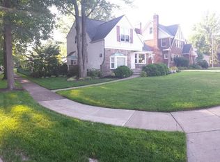 887 Richmond Rd, Lyndhurst, OH 44124