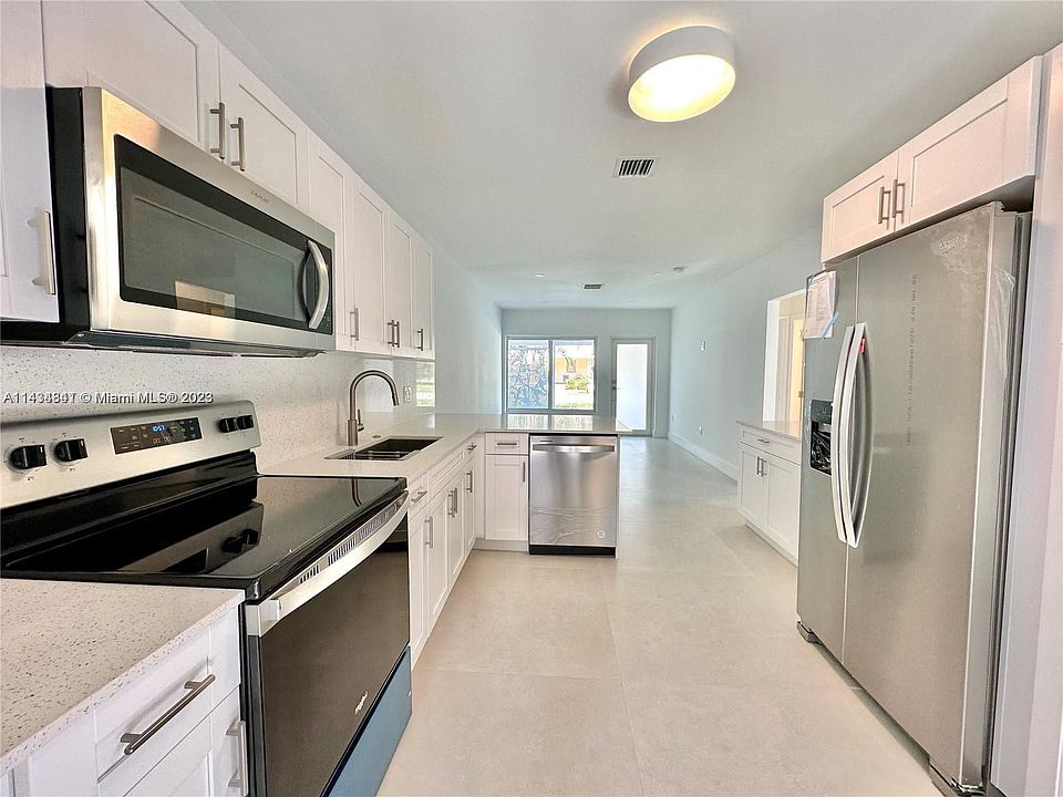 1st image of 12127 NE 7th Ave #1