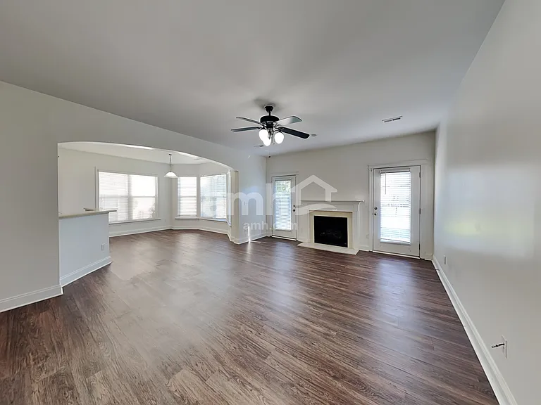 3041 Scottcrest Way — Photo 6