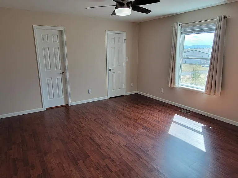 1427 N Challenger Dr — Photo 6