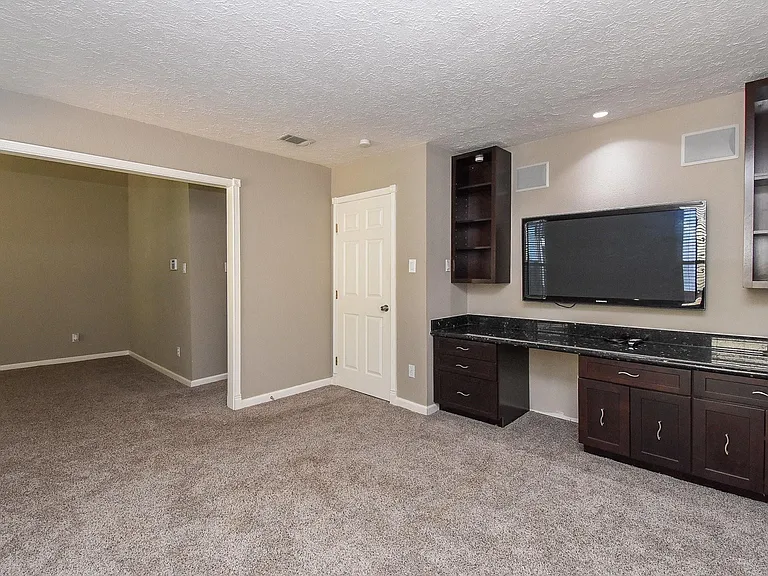 9400 Doliver Dr #56 — Photo 22