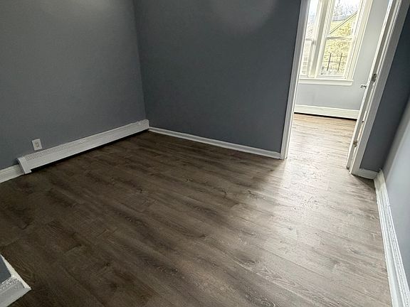 4th image of 14 Kensington Ave APT B1