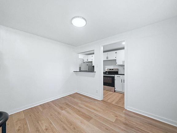 5th image of 1710 Lower Huntington Rd
