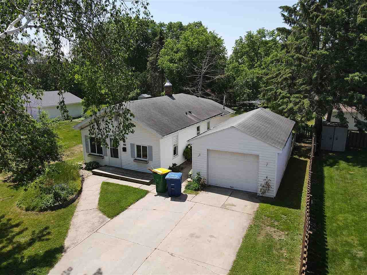 1277 Elmore St, Green Bay, WI 54303 Zillow