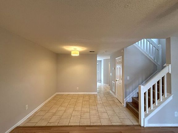 4th image of 747 Mountainwater Dr