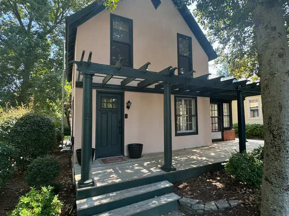 115 E Vermont Ave, Southern Pines, NC 28387