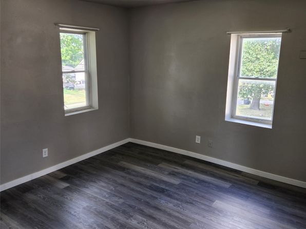 des-moines-iowa-251547434 picture