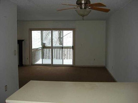 Living/Dining Area