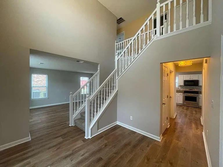 408 Canoga Ct — Photo 2