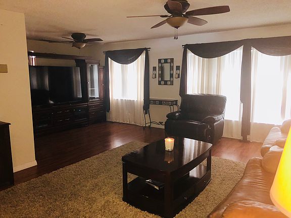 4th image of 8434 Auburn Cir