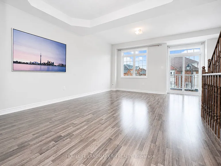 144 Roy Grove Way — Photo 3