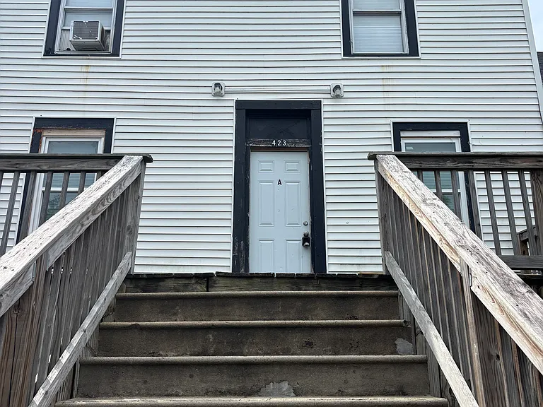 423 Church Ave SE #A — Photo 1