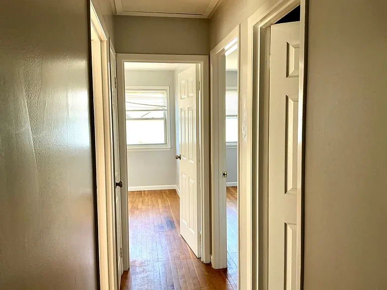 300 Jefferson Ave #1 — Photo 11