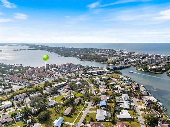 4th image of 1610 Stickney Point Rd #1